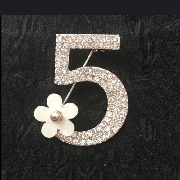 Brooch - Picture 1 of 4